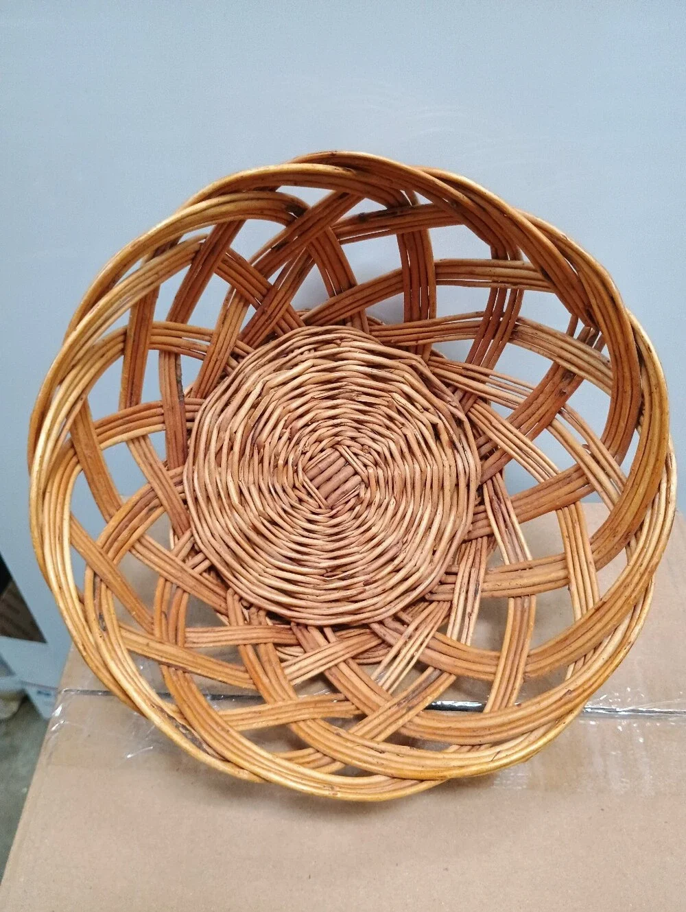 VINTAGE Retro Round Open-Woven Rattan Decorative Basket Bowl - Natural Brown